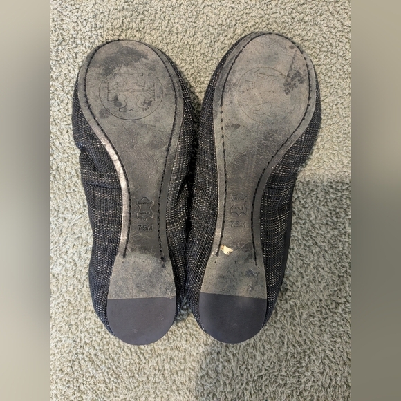 Tory Burch Black Gold Tweed Leather Emblem Slip-On Caroline Ballet Flats 7.5 M - Picture 9 of 10